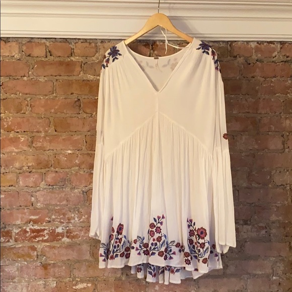 Free People Tops - Free People White Boho Tunic w/ Floral Embroidery